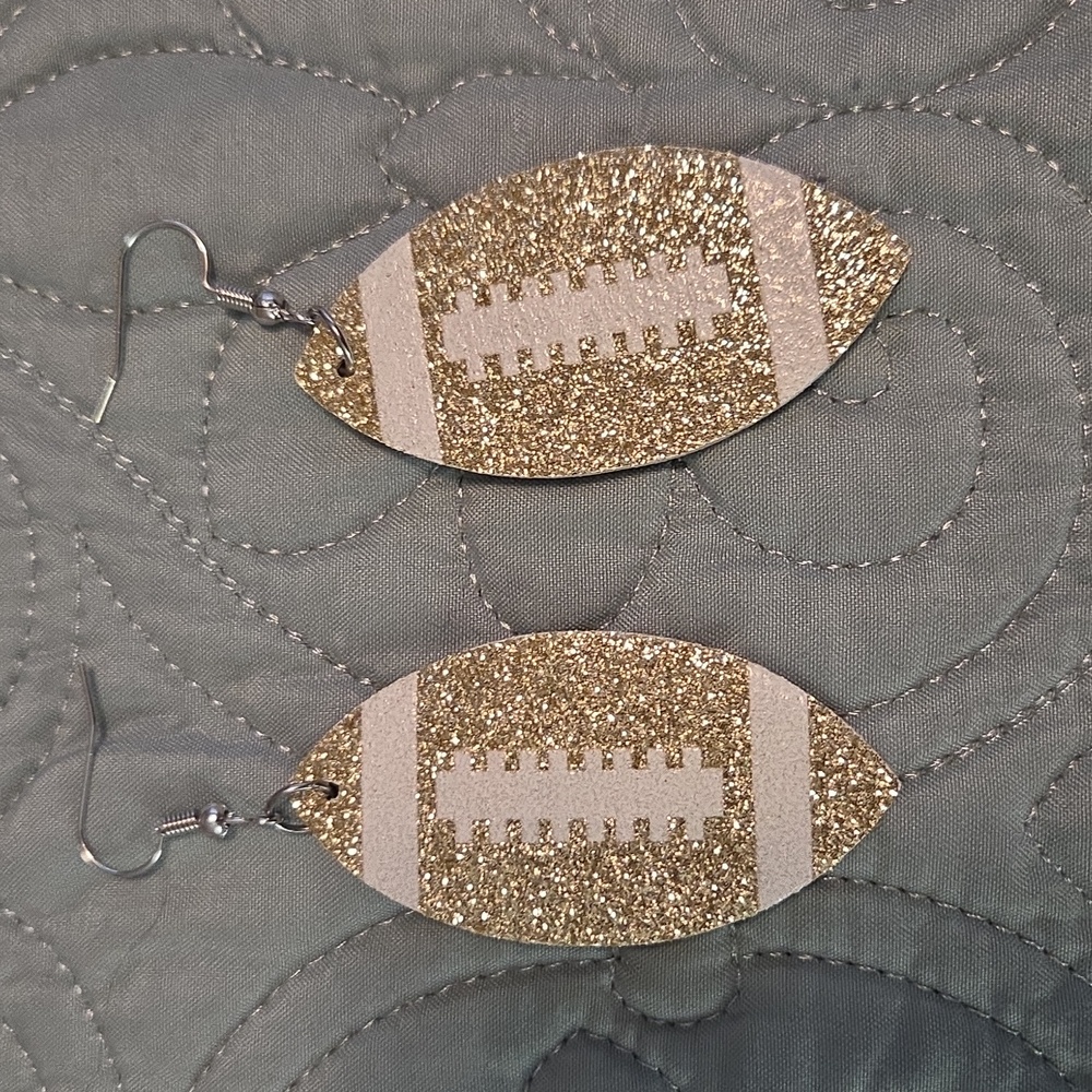 **DONATE 04/19**NIP GOLD/WHITE GLITTER FOOTBALL EARRINGS